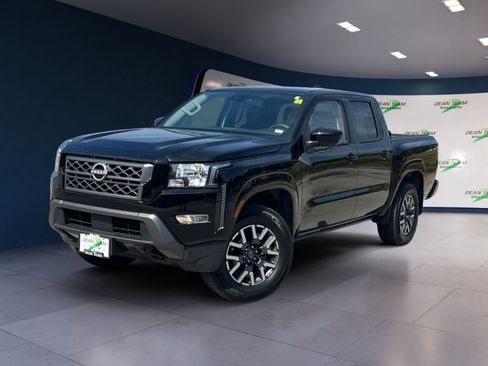 Used 2022 Nissan Frontier SV image 3