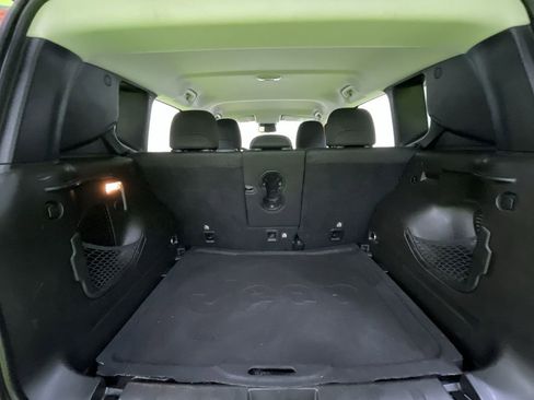 Used 2018 Jeep Renegade Latitude w/ Cold Weather Group image 26