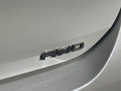 Used 2020 Toyota Highlander L image 8