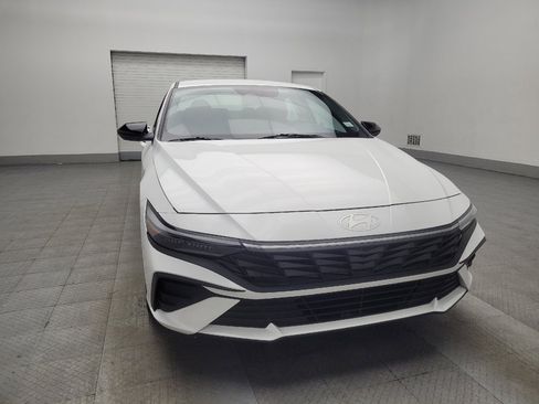 Used 2025 Hyundai Elantra Sport image 14