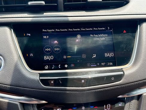Used 2021 Cadillac XT5 Premium Luxury FWD image 16