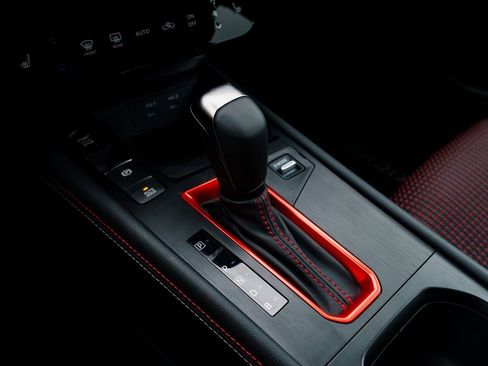 New 2026 Nissan Kicks SR image 18