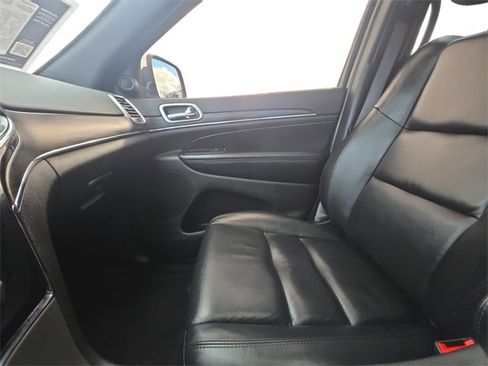 Used 2022 Jeep Grand Cherokee Limited image 11