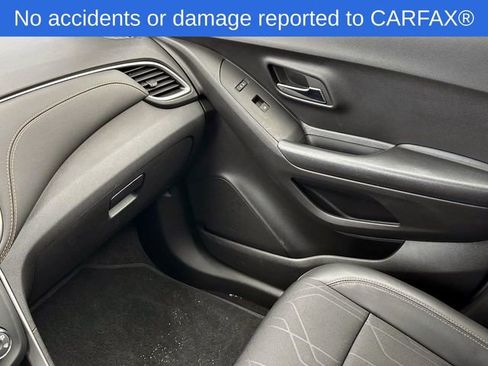 Certified 2022 Chevrolet Trax LT w/ Driver Confidence Package image 30