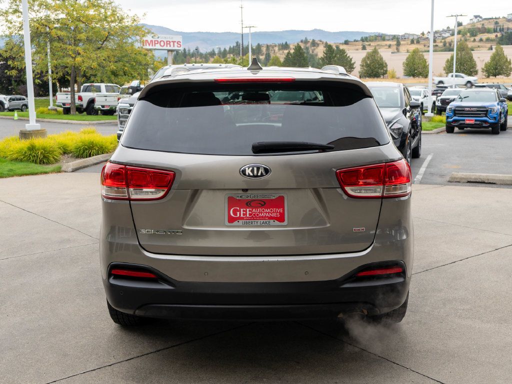 Used 2018 Kia Sorento AWD image 6