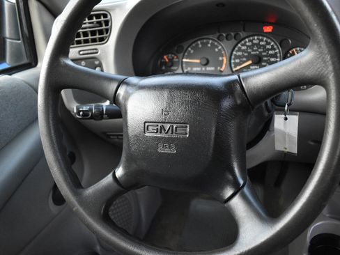 Used 2001 GMC Sonoma SLS w/ Hot Looks Pkg image 18