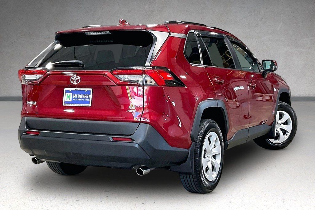 Used 2021 Toyota RAV4 LE w/ Carpet Mat Package (TMS) AWD/4WD image 7
