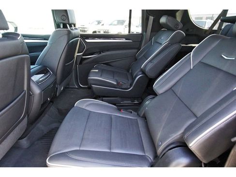 Used 2025 Cadillac Escalade ESV Sport w/ Touring Package image 7