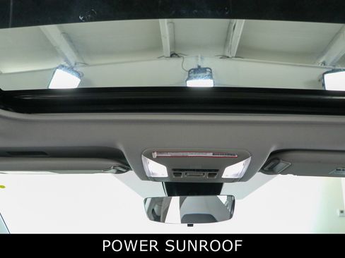Used 2022 Toyota RAV4 XLE w/ Convenience Package FWD image 21