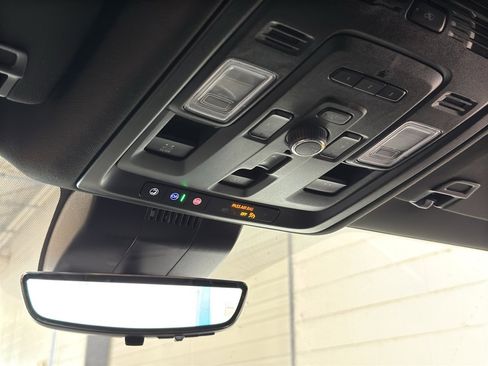 Used 2024 GMC Yukon XL Denali w/ Advanced Technology Package image 42