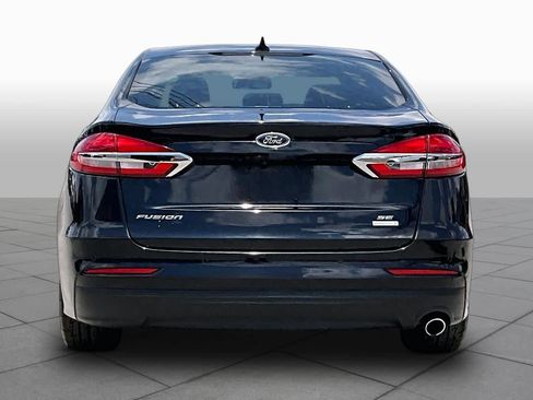 Used 2020 Ford Fusion SE FWD image 5