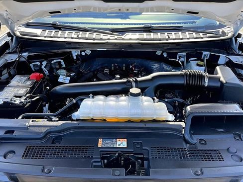 Used 2025 Ford Expedition Active AWD/4WD image 10