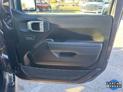 Used 2023 Jeep Gladiator Mojave w/ Cold Weather Group image 49