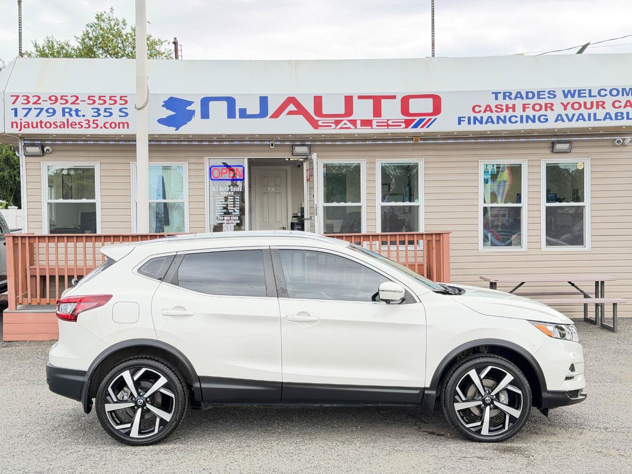Used 2022 Nissan Rogue Sport SL AWD/4WD image 3