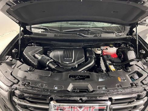 Used 2025 GMC Acadia Elevation FWD image 25