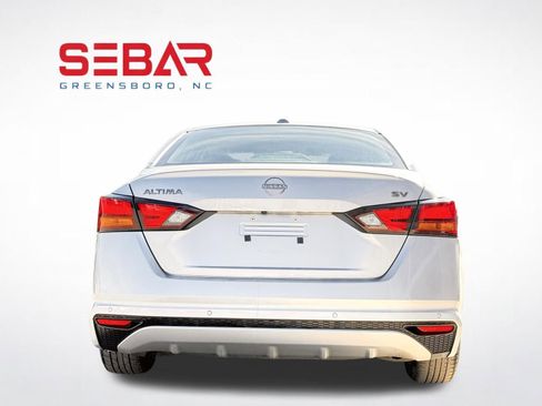 Used 2023 Nissan Altima 2.5 SV FWD image 9