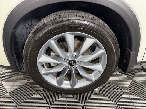 Used 2022 INFINITI QX50 Essential image 12