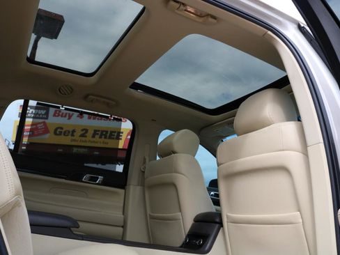 Used 2019 Lincoln MKT AWD image 48