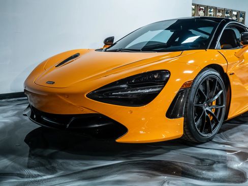 Used 2018 McLaren 720S Performance image 16
