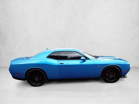 Used 2015 Dodge Challenger SRT w/ Technology Group RWD image 5