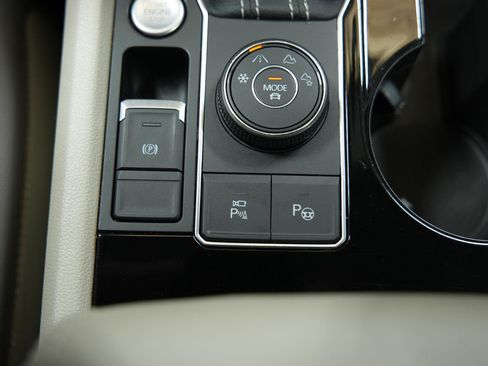 Used 2022 Volkswagen Atlas SEL Premium AWD/4WD image 44