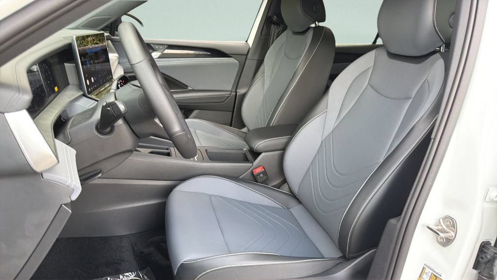 New 2026 Volkswagen Tiguan SE R-Line FWD image 30