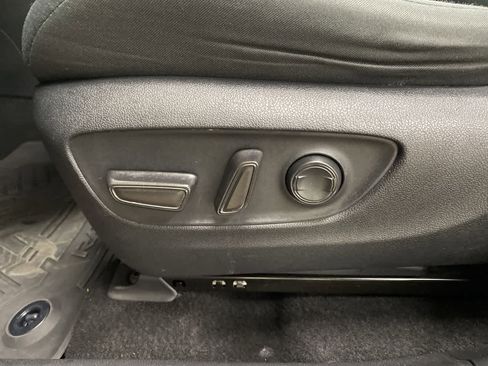 Used 2021 Toyota RAV4 XLE image 15