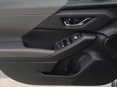 Certified 2025 Subaru Crosstrek 2.5i Limited w/ Crosstrek Mirror Package AWD/4WD image 15