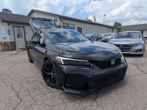 Used 2025 Honda Civic Sport image 1