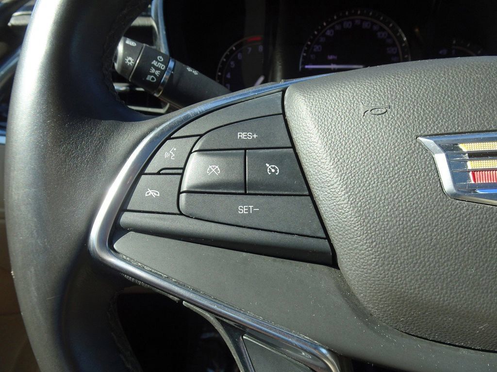 Used 2017 Cadillac XT5 Luxury w/ Driver Awareness Package FWD image 21