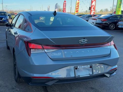 Used 2022 Hyundai Elantra SEL image 6
