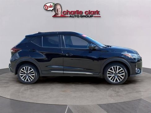 Used 2023 Nissan Kicks SR w/ SR Premium Package image 6