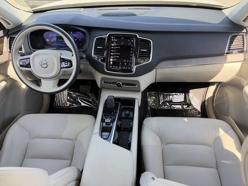 Used 2023 Volvo XC90 B5 Plus AWD/4WD image 16