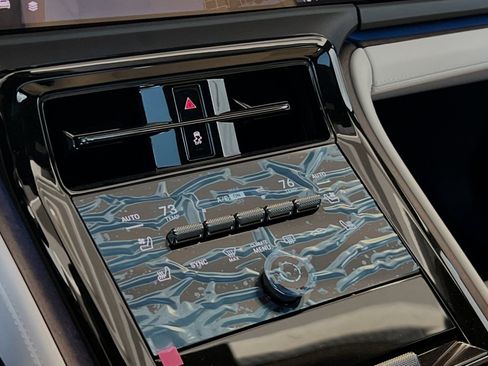 Used 2024 Porsche Panamera 4 image 25