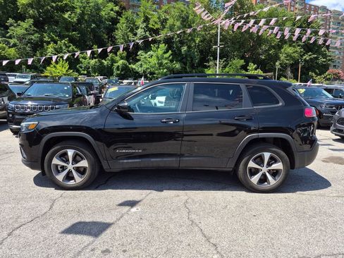 Used 2022 Jeep Cherokee Limited AWD/4WD image 11