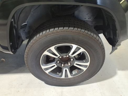 Used 2016 Toyota Tacoma TRD Sport w/ Towing Package RWD image 3