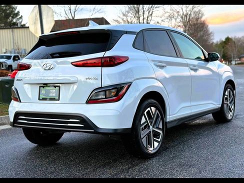 Used 2023 Hyundai Kona SEL image 16