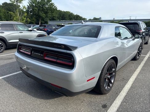 Used 2022 Dodge Challenger R/T Scat Pack RWD image 4