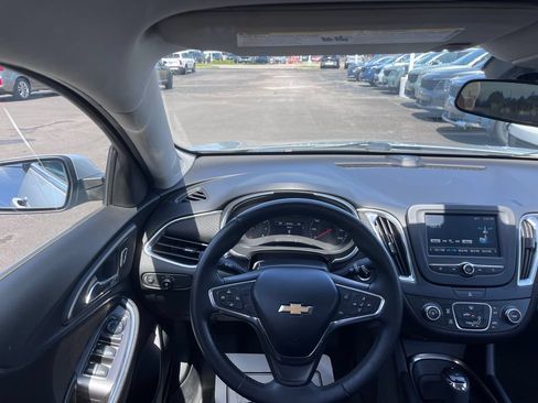 Used 2016 Chevrolet Malibu LT FWD image 18