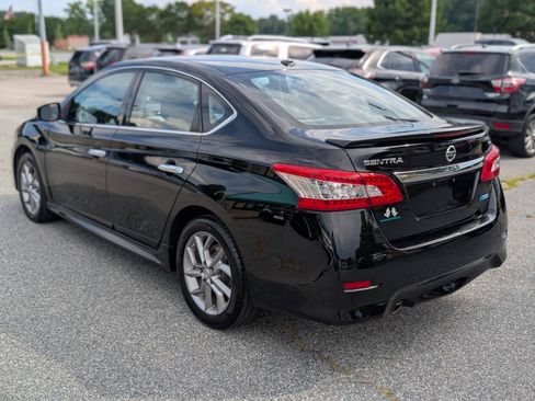 Used 2014 Nissan Sentra SR w/ SR Driver Package FWD image 4