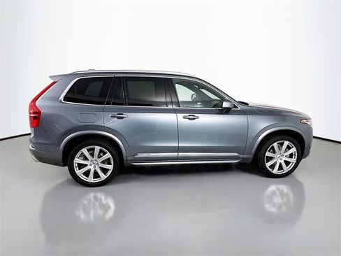 Used 2017 Volvo XC90 T6 Inscription w/ Vision Package image 8