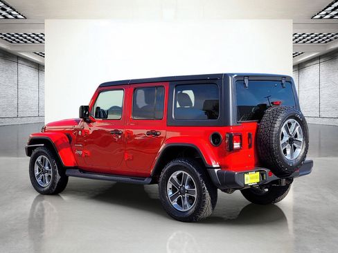 Used 2018 Jeep Wrangler Unlimited Sahara w/ Cold Weather Group AWD/4WD image 9
