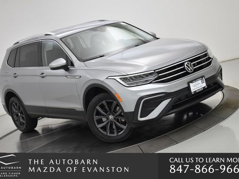 Used 2022 Volkswagen Tiguan SE AWD/4WD image 2