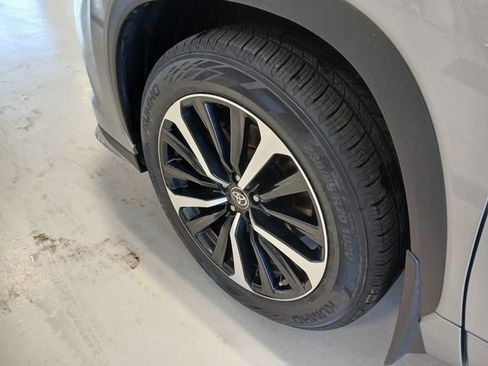 Used 2022 Toyota Highlander XSE image 33