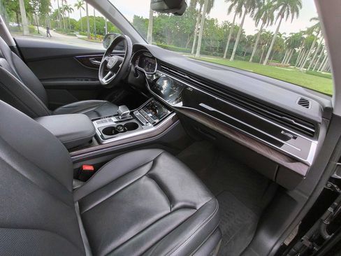 Used 2023 Audi Q8 Premium Plus w/ Premium Plus Package AWD/4WD image 41