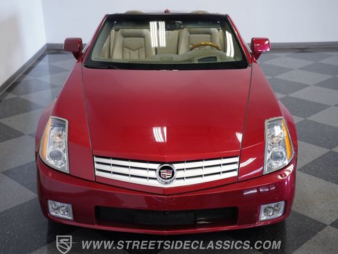 Used 2005 Cadillac XLR image 26