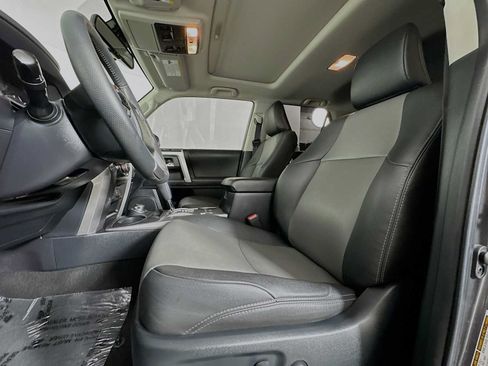 Used 2021 Toyota 4Runner SR5 Premium w/ Moonroof Package AWD/4WD image 5