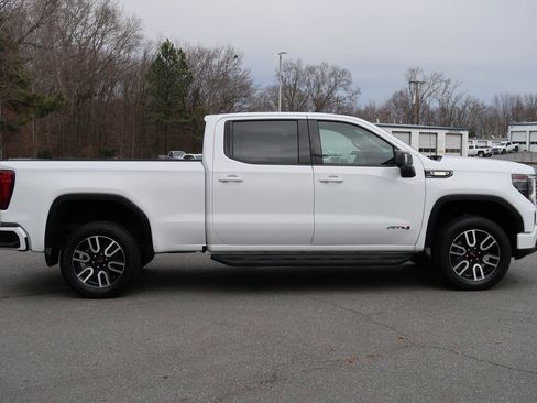 Certified 2022 GMC Sierra 1500 AT4 w/ AT4 Premium Package image 4