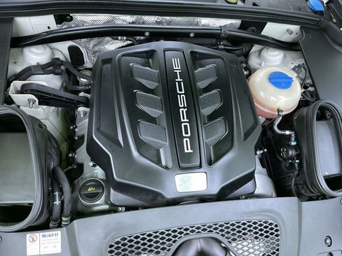 Used 2017 Porsche Macan S image 30