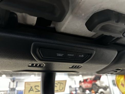 Used 2022 Jeep Gladiator Sport image 32